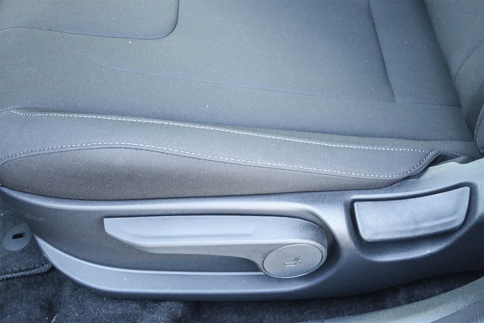 Thumbnail: 2025 Hyundai Elantra - 25
