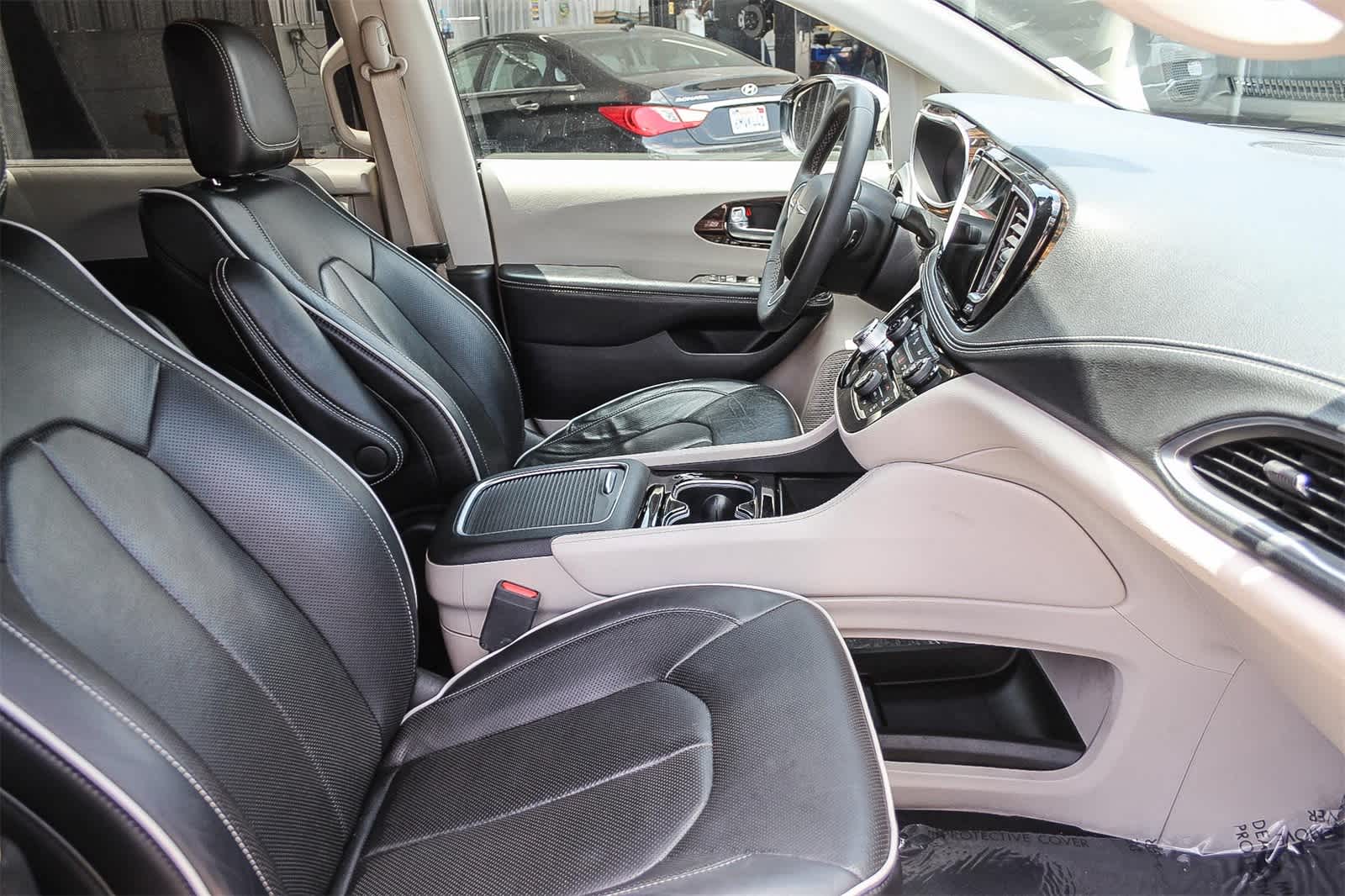 Thumbnail: 2023 Chrysler Pacifica - 13