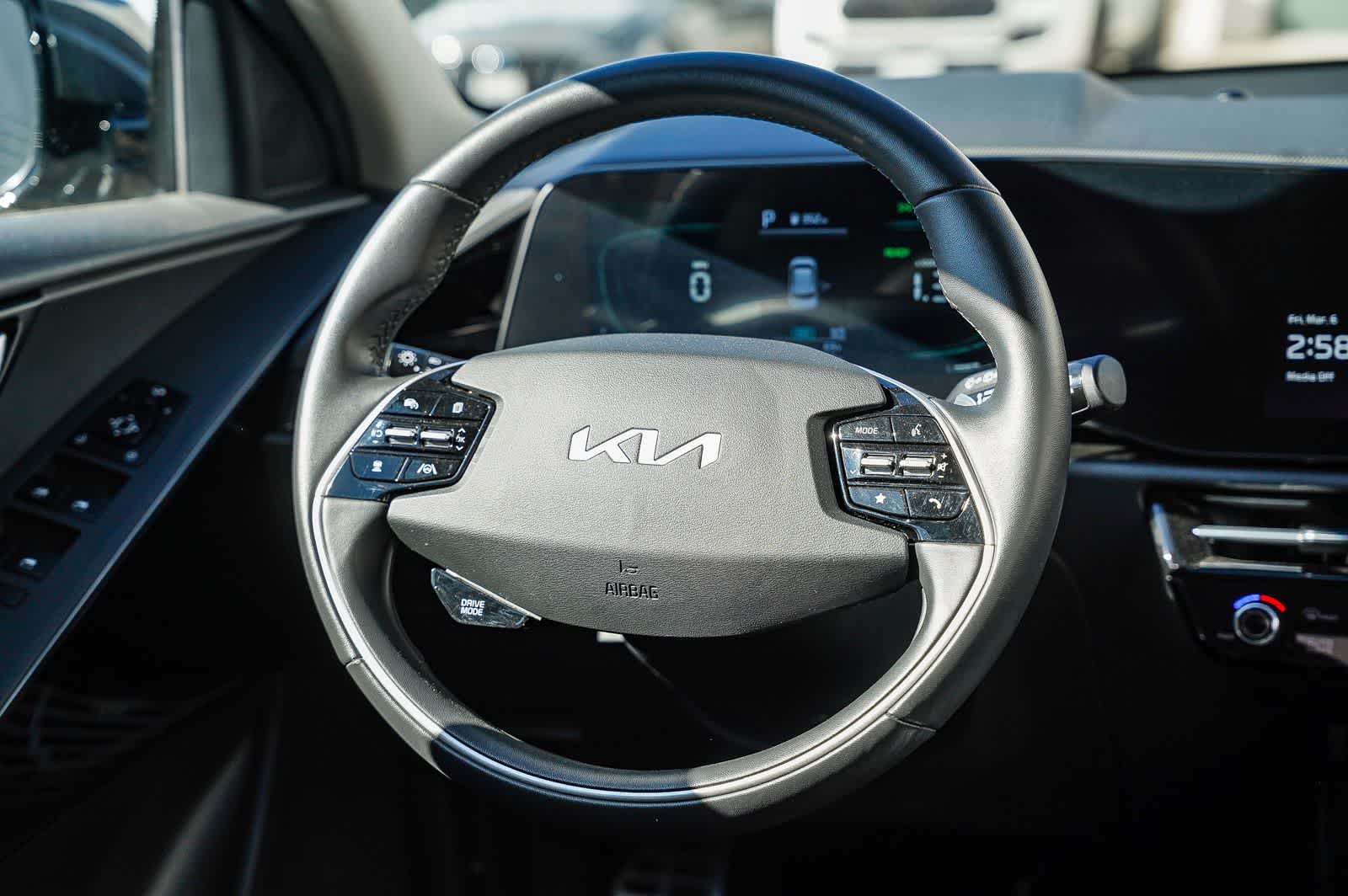 Thumbnail: 2024 Kia Niro - 13