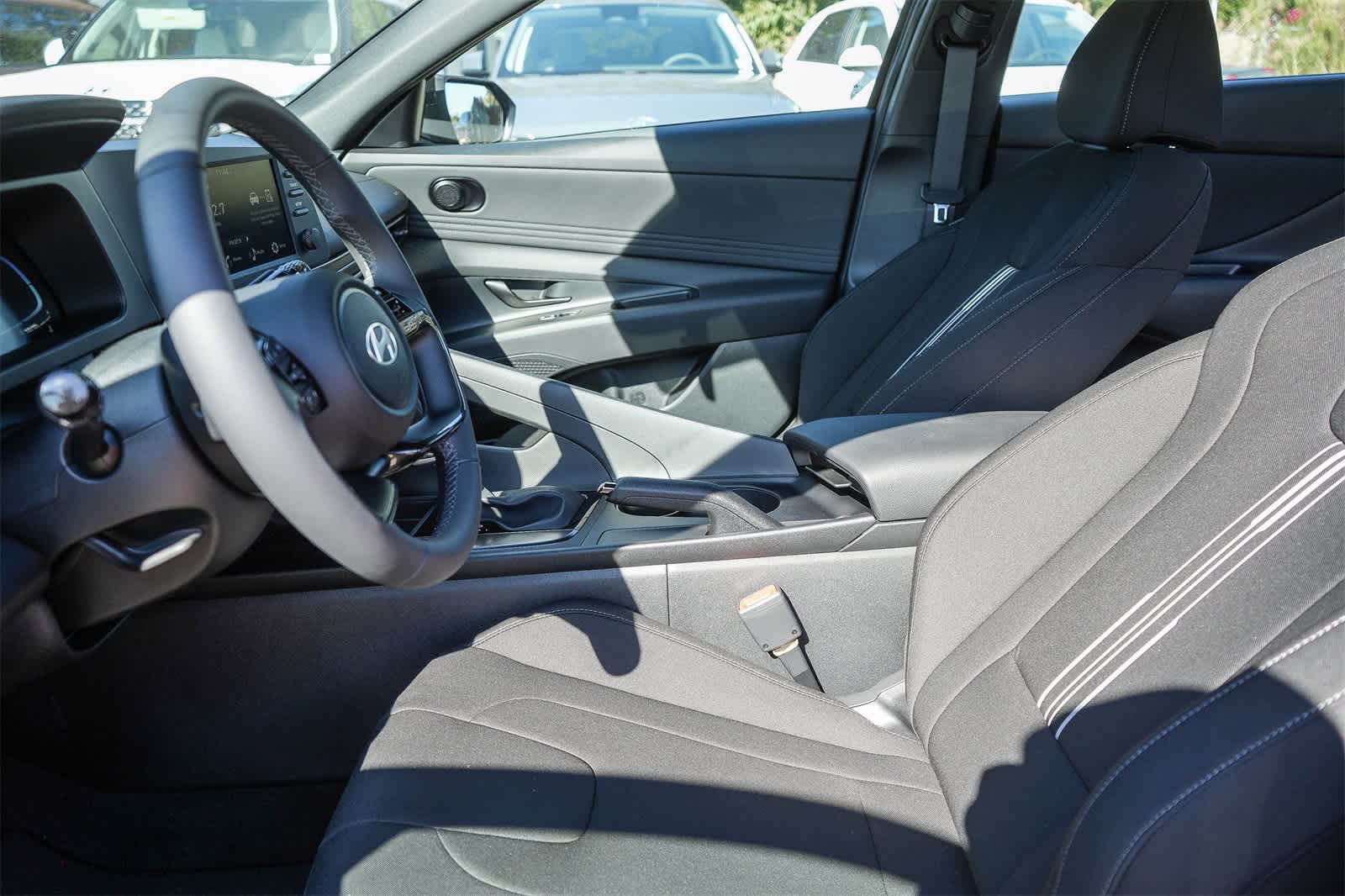 Thumbnail: 2025 Hyundai Elantra - 20