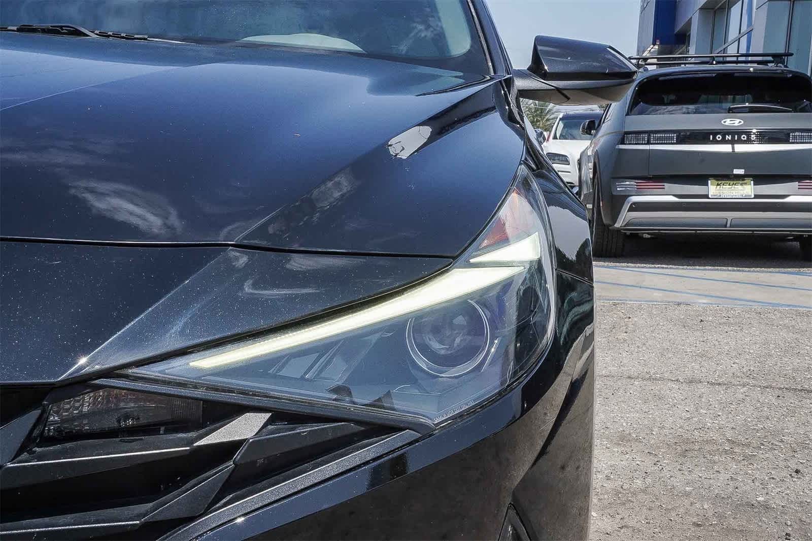 Thumbnail: 2022 Hyundai Elantra - 9