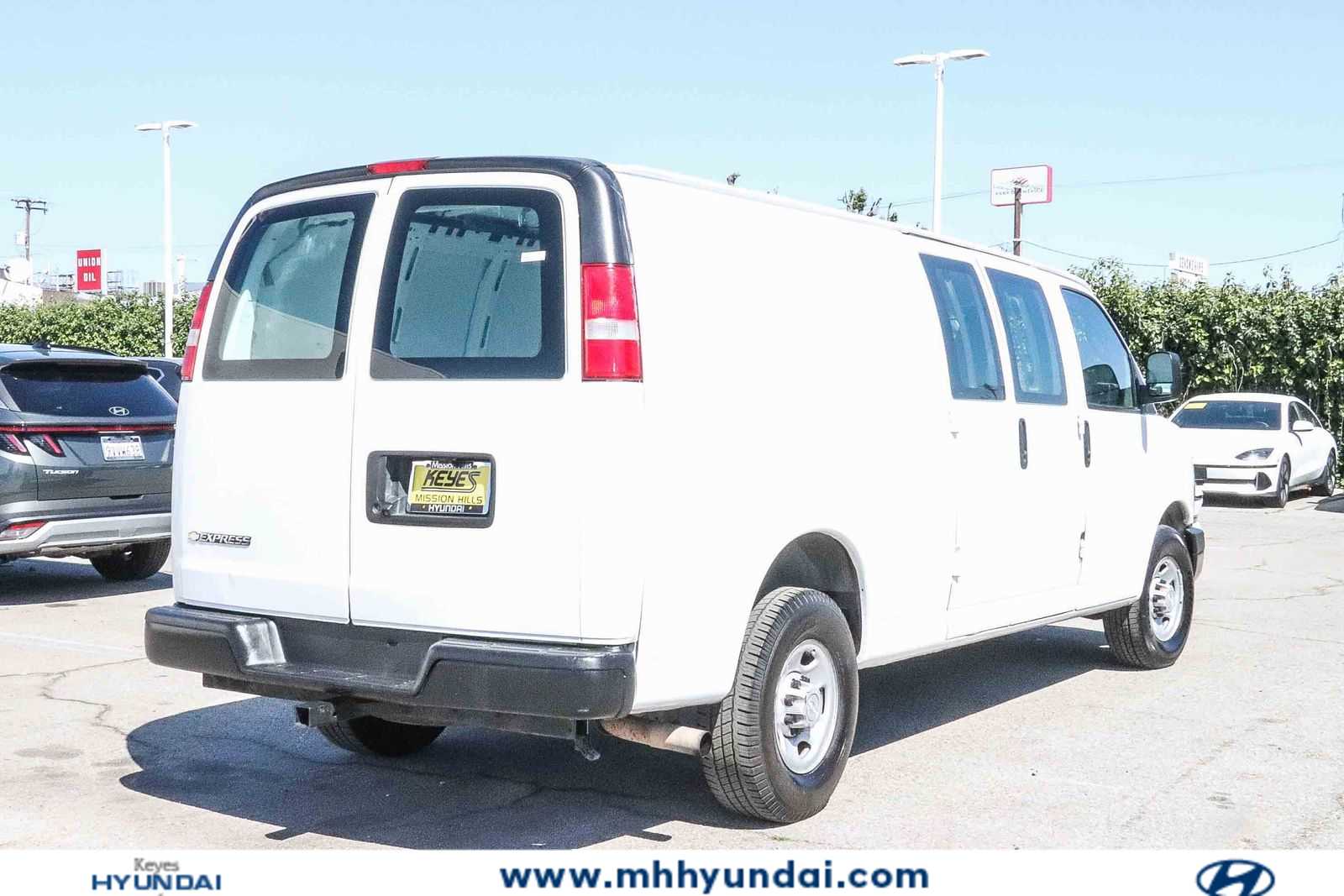 Thumbnail: 2020 Chevrolet Express - 4