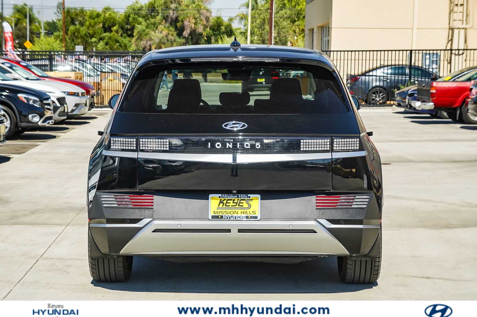 Thumbnail: 2023 Hyundai Ioniq 5 - 4