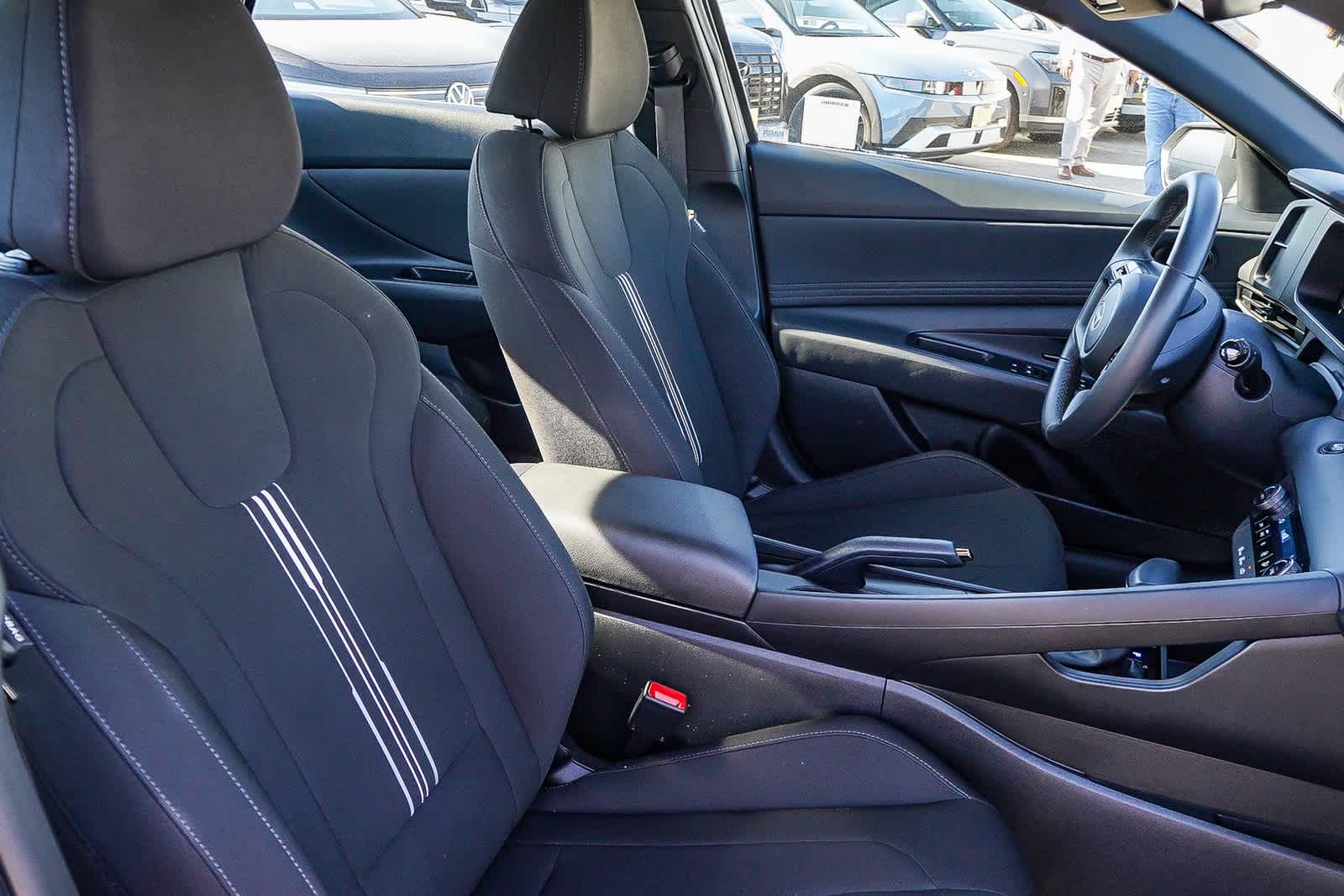 Thumbnail: 2025 Hyundai Elantra - 25