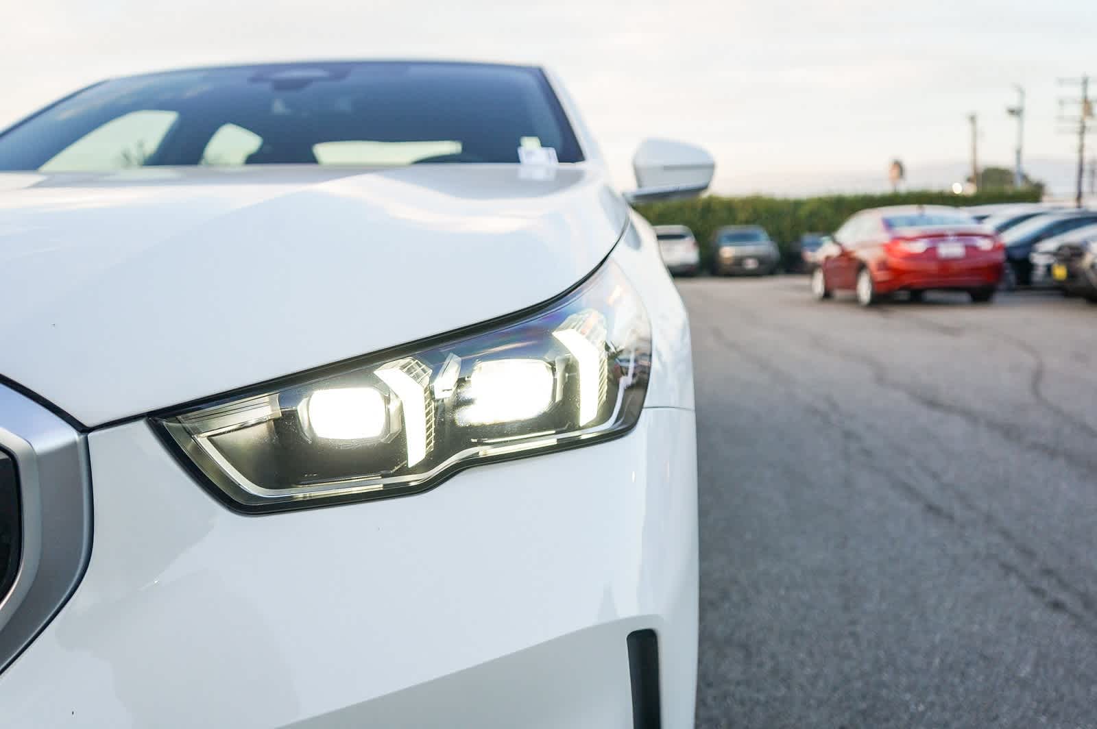 Thumbnail: 2024 BMW 5 Series - 10