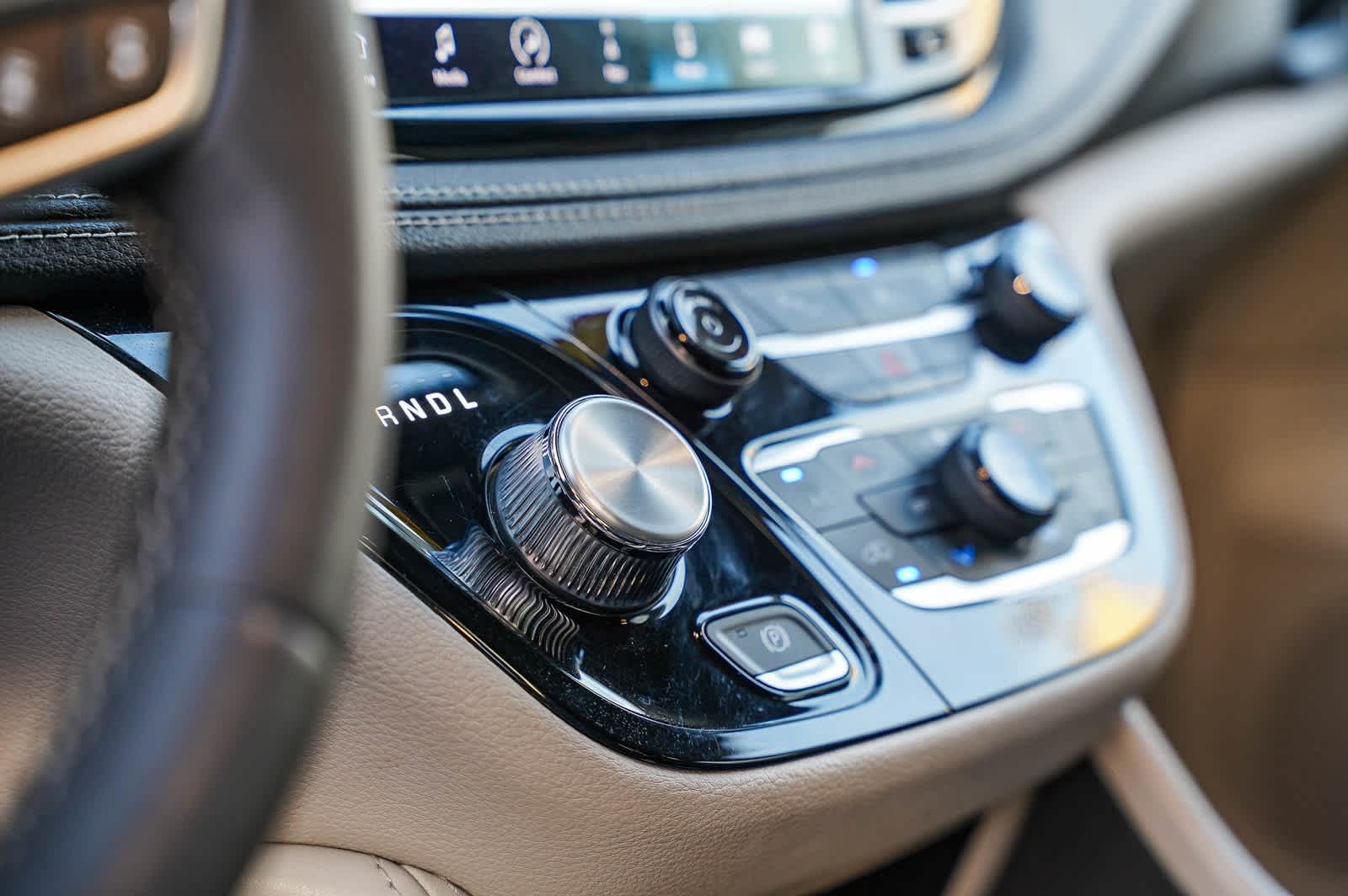 Thumbnail: 2023 Chrysler Pacifica - 20