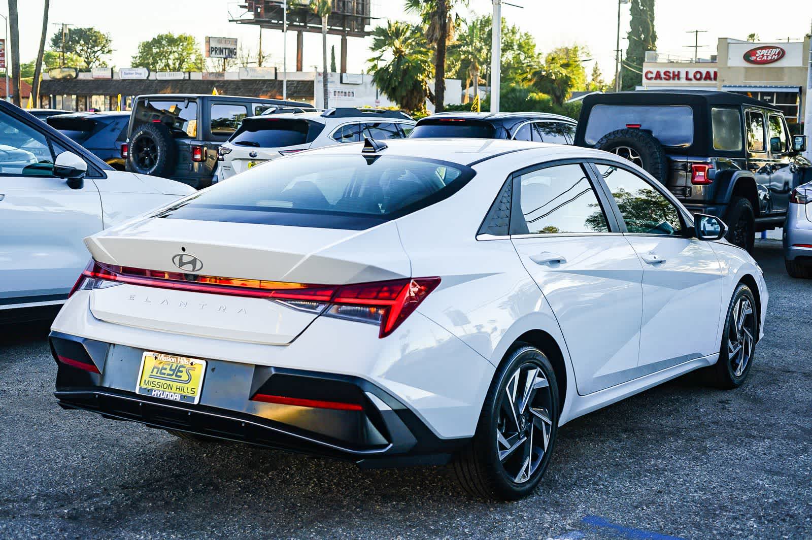 Thumbnail: 2025 Hyundai Elantra - 4