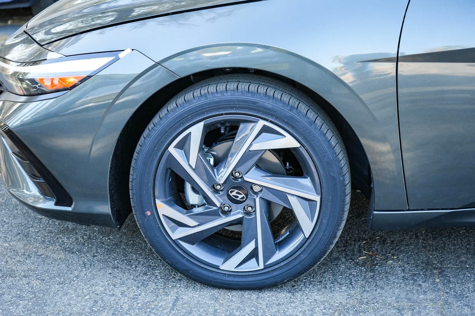 Thumbnail: 2025 Hyundai Elantra - 14