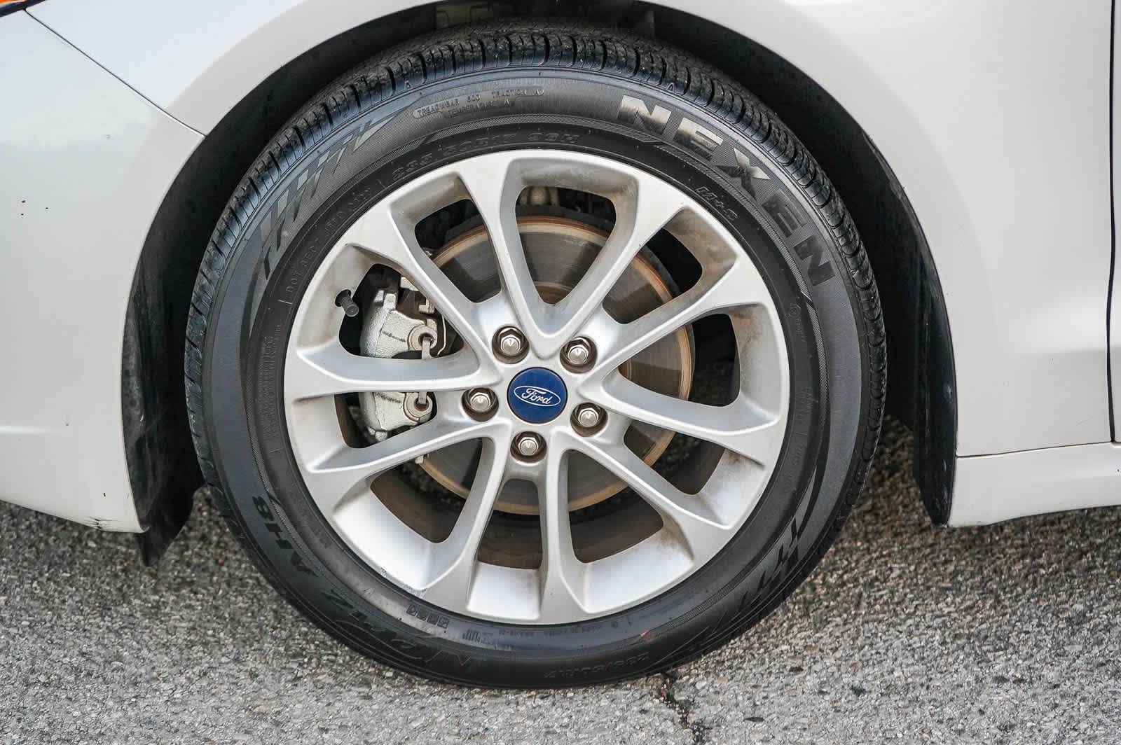 Thumbnail: 2020 Ford Fusion - 4