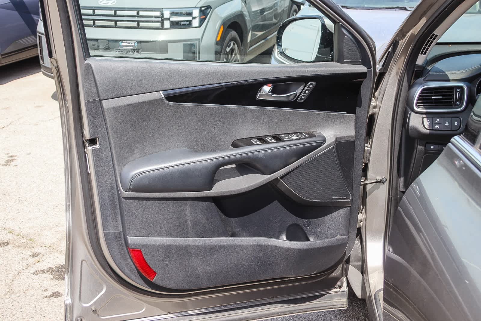 Thumbnail: 2019 Kia Sorento - 21