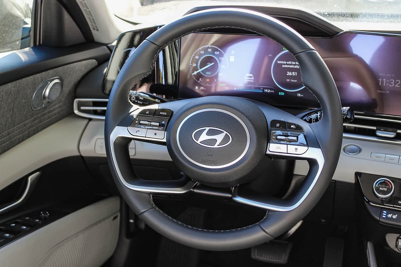 Thumbnail: 2025 Hyundai Elantra - 16