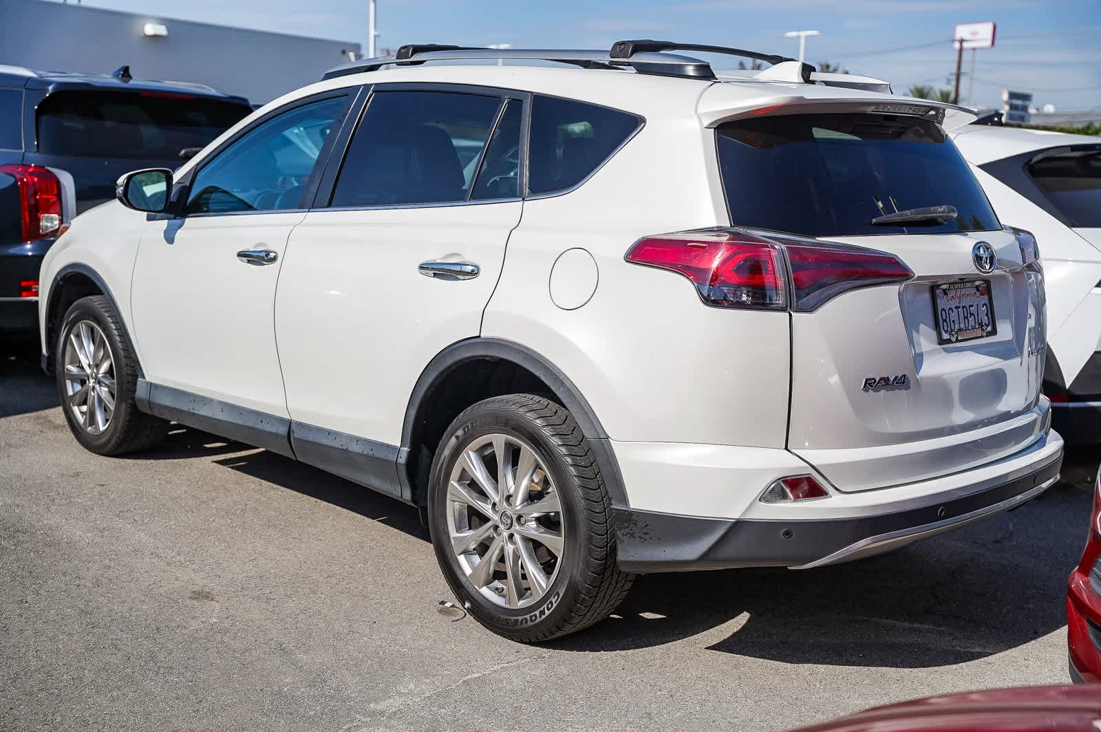 Thumbnail: 2018 Toyota RAV4 - 7