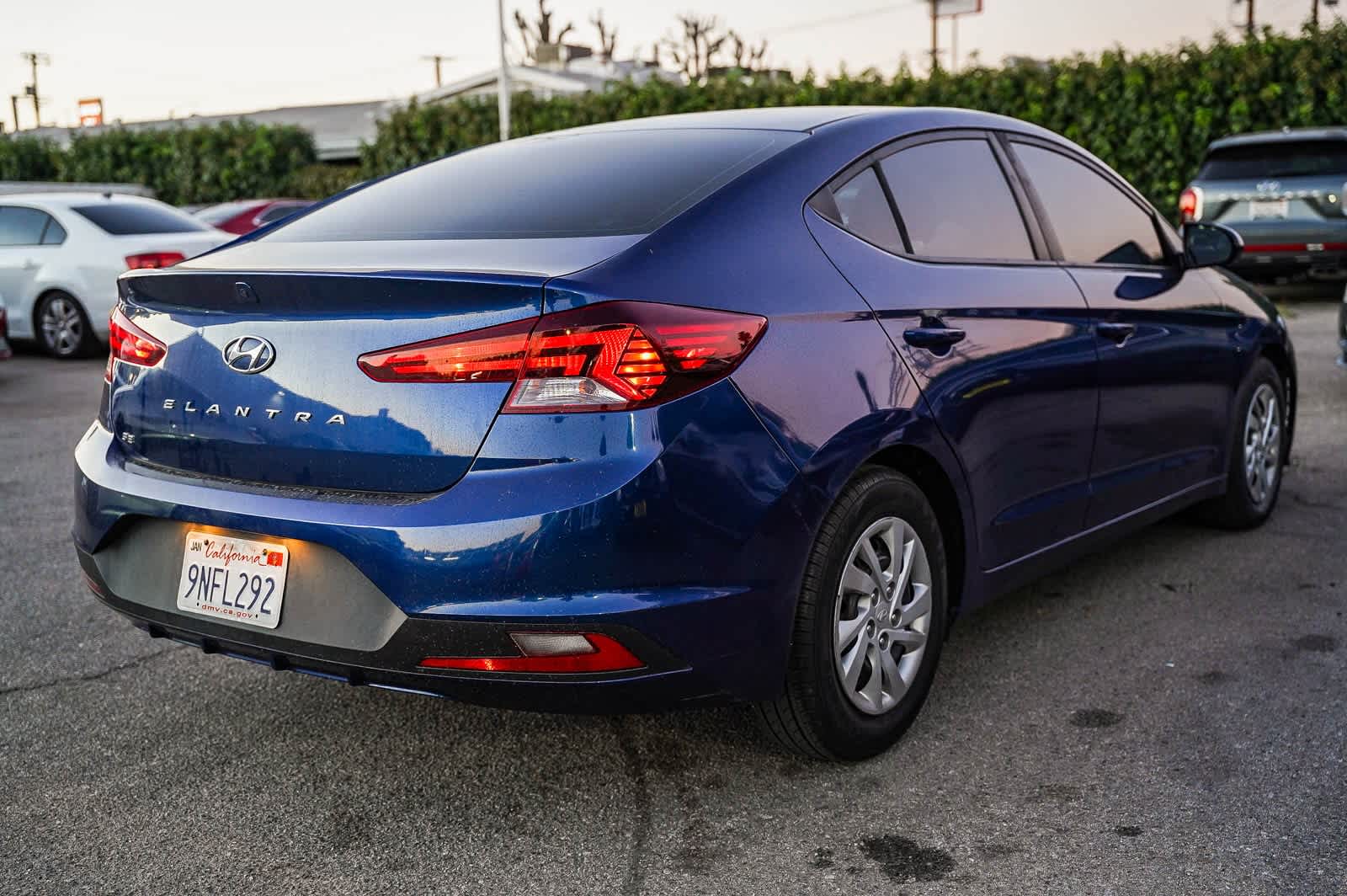 Thumbnail: 2020 Hyundai Elantra - 8