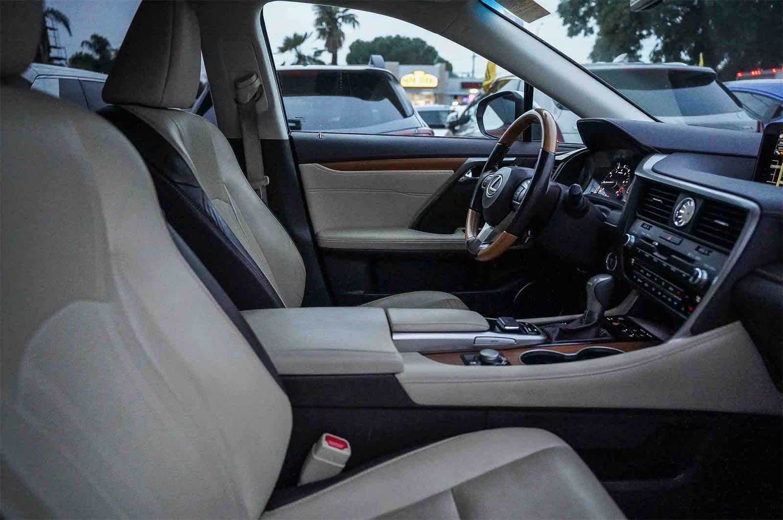 Thumbnail: 2016 Lexus RX - 16