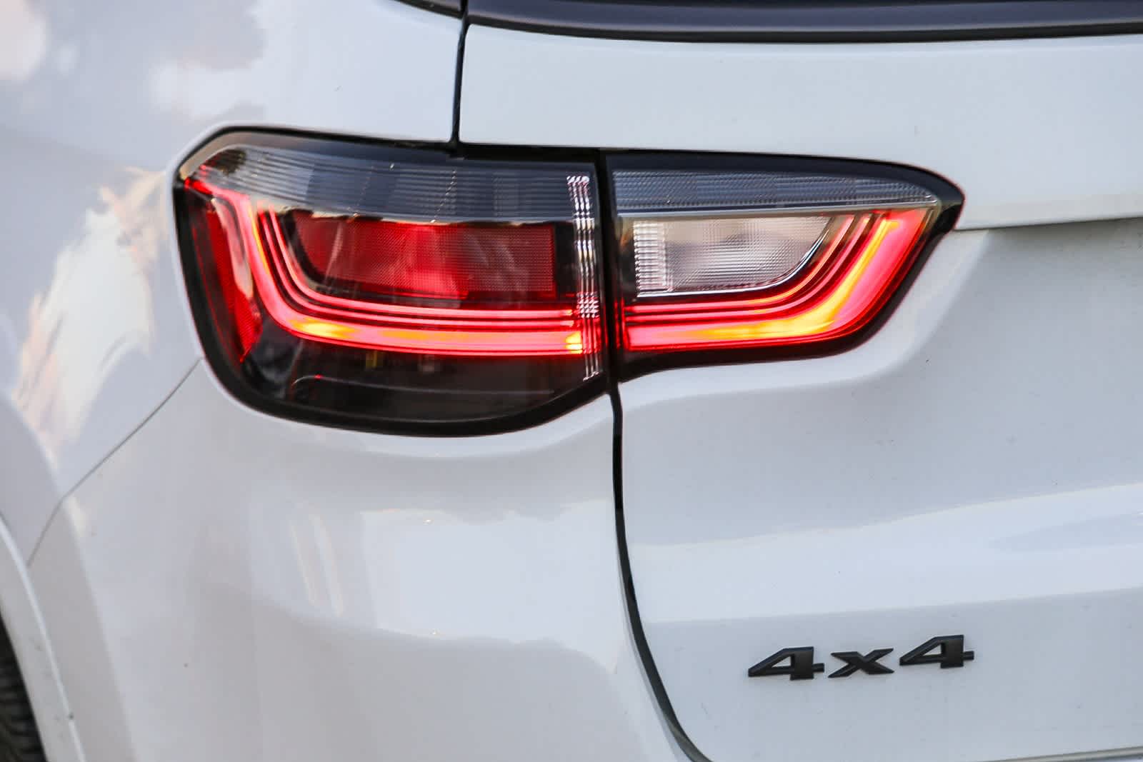 Thumbnail: 2022 Jeep Compass - 9