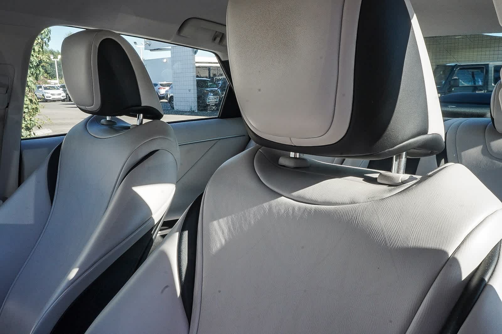 Thumbnail: 2019 Toyota Mirai - 8