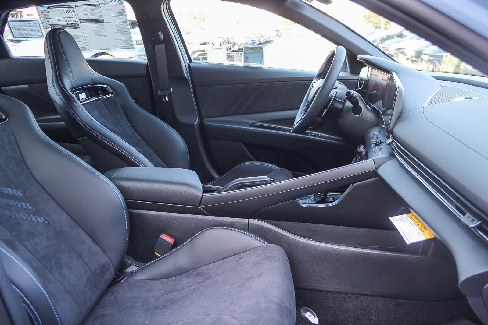 2025 Hyundai Elantra Base 15