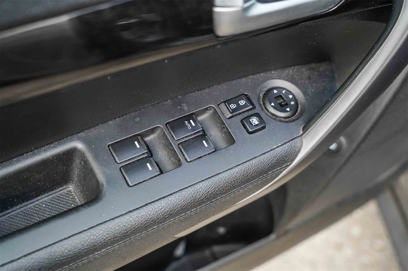 Thumbnail: 2015 Kia Sorento - 18