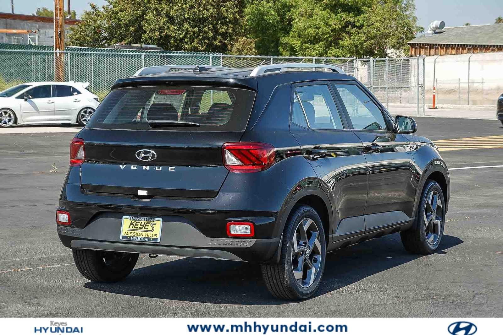 Thumbnail: 2026 Hyundai Venue - 4