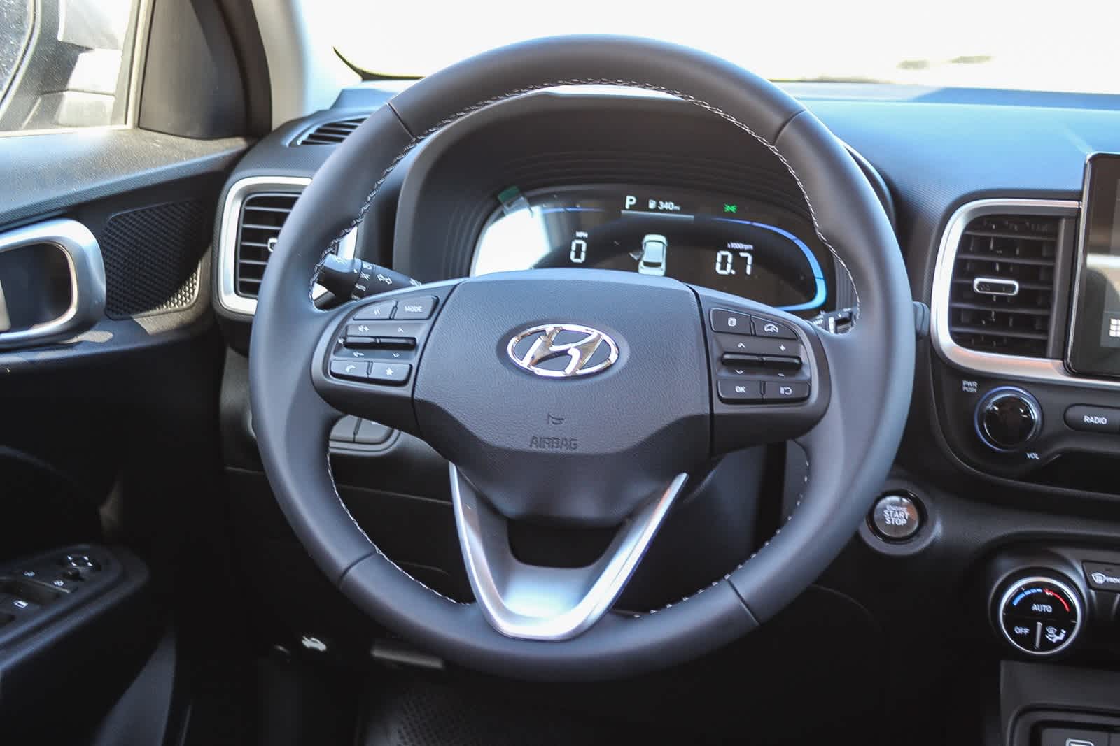 Thumbnail: 2025 Hyundai Venue - 16