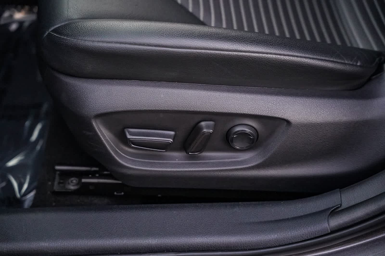 Thumbnail: 2022 Toyota Camry - 20