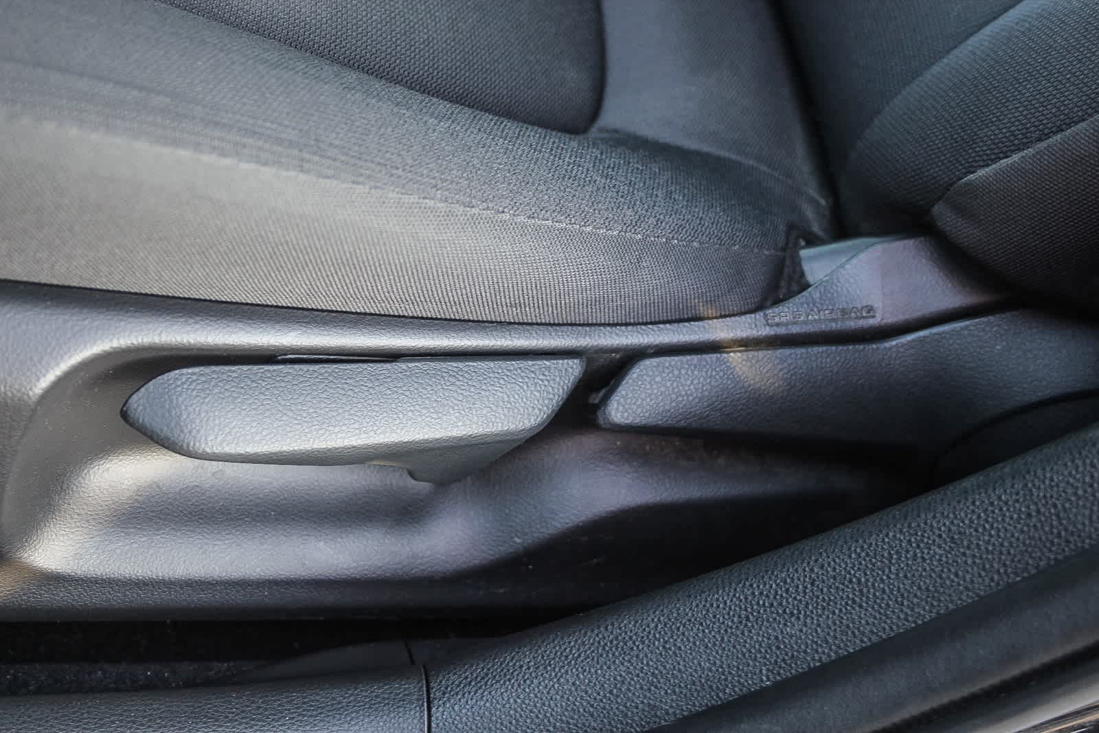 2022 Toyota Corolla LE 21