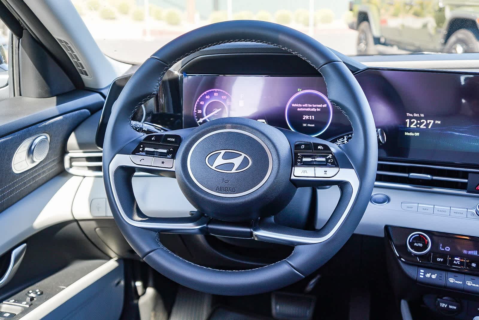 Thumbnail: 2025 Hyundai Elantra - 17