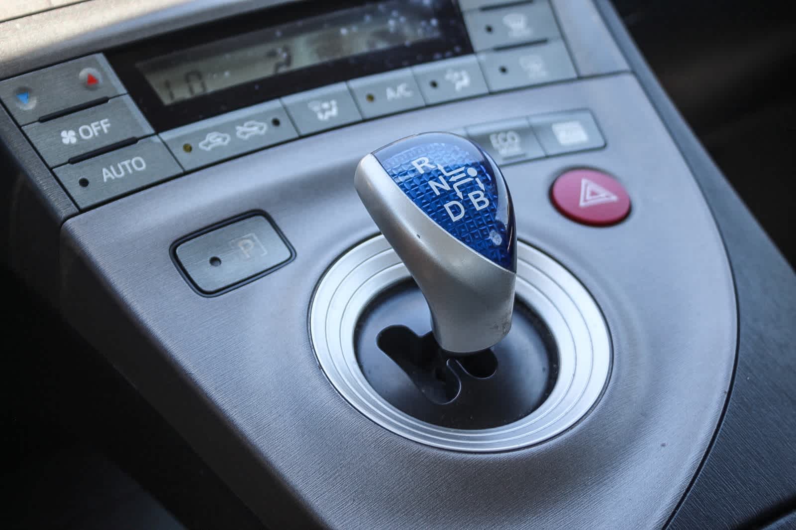 Thumbnail: 2012 Toyota Prius - 15