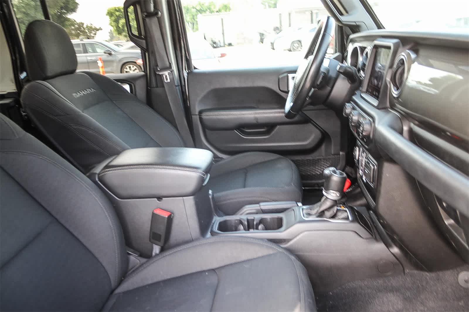 2020 Jeep Wrangler Unlimited Sahara 13