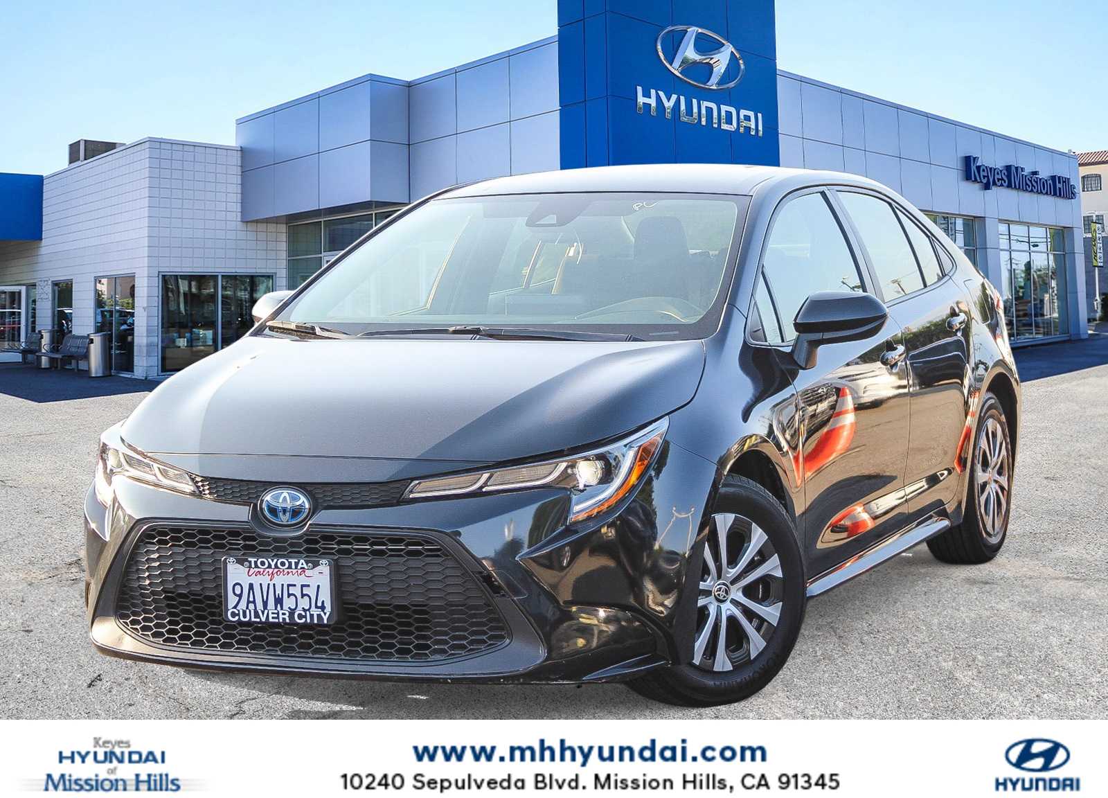 2022 Toyota Corolla LE Hero Image
