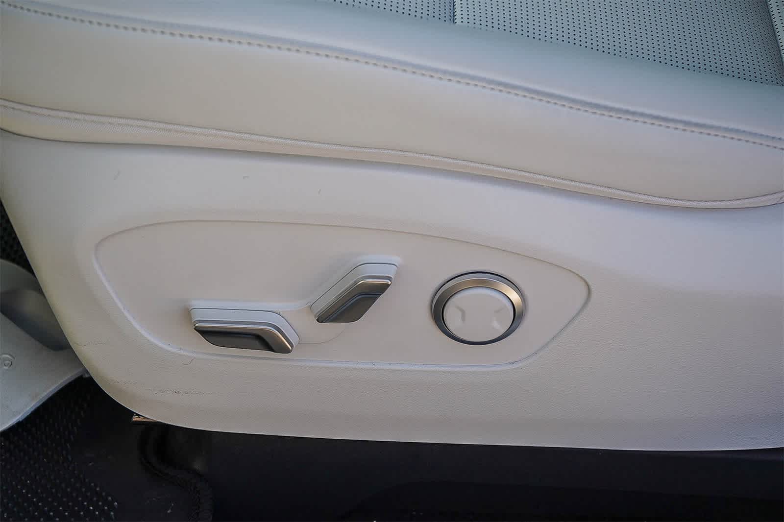 Thumbnail: 2026 Hyundai Ioniq - 24