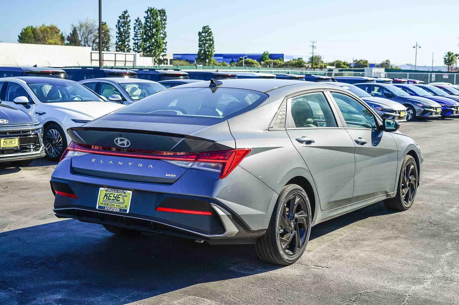 Thumbnail: 2026 Hyundai Elantra - 4