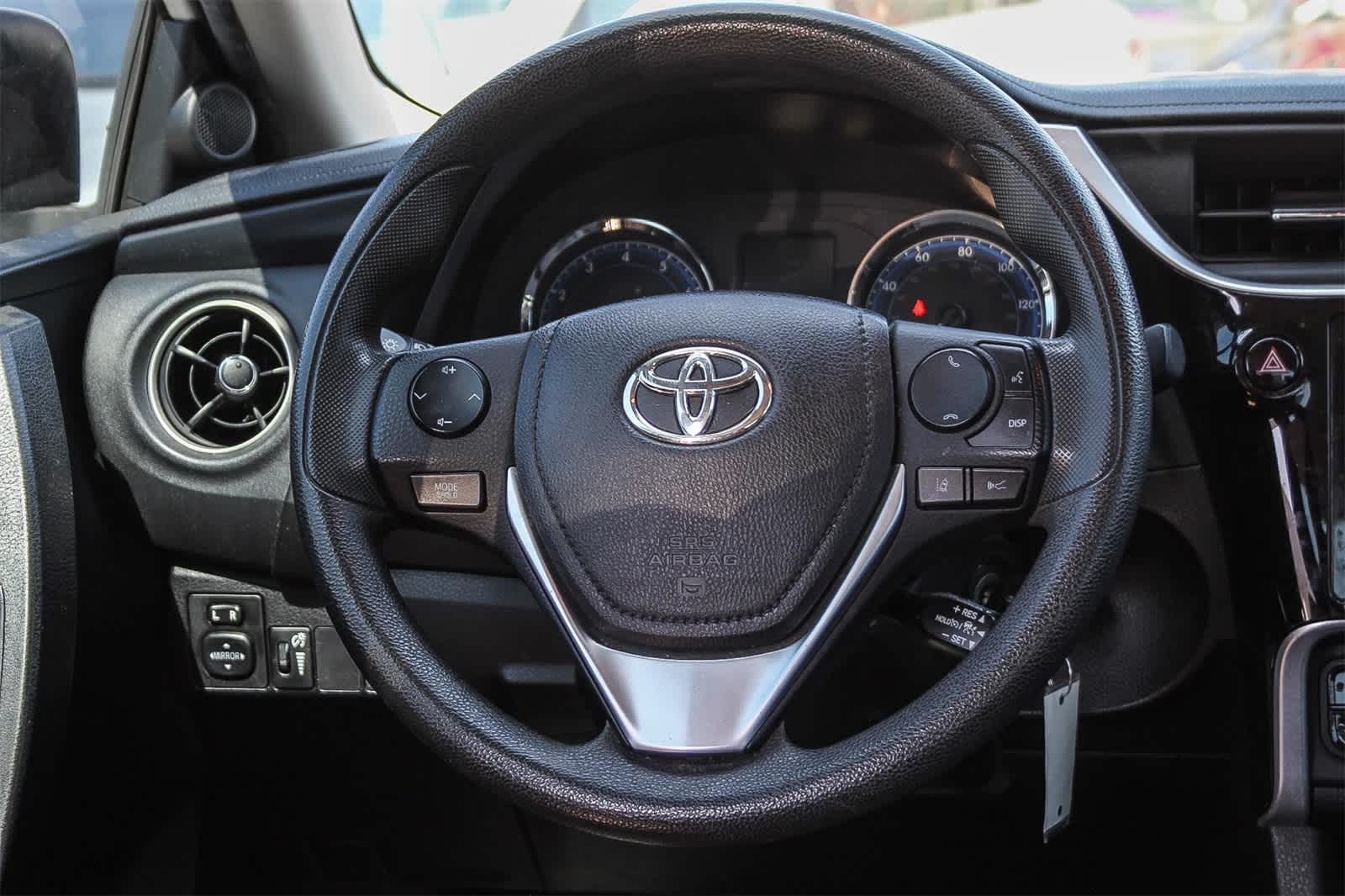 2018 Toyota Corolla L 16