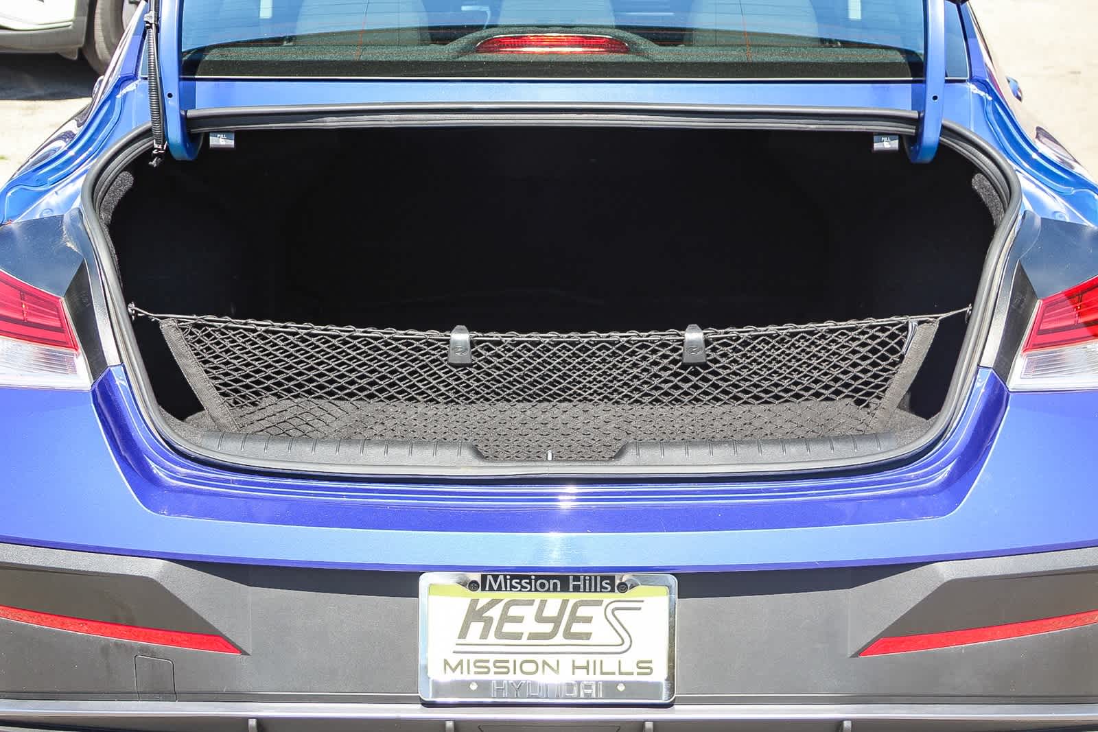 2024 Hyundai Elantra Blue 22