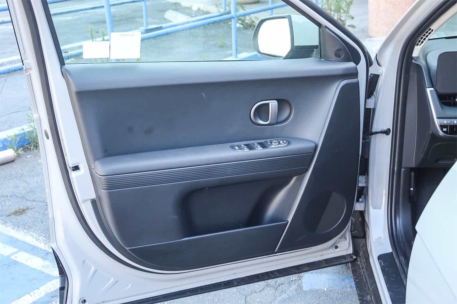 Thumbnail: 2025 Hyundai Ioniq 5 - 22