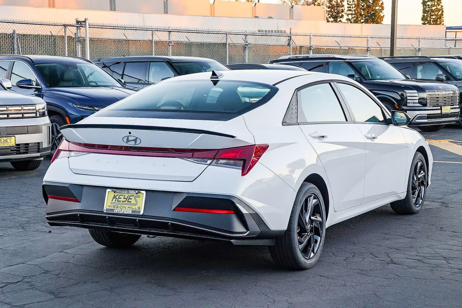 Thumbnail: 2026 Hyundai Elantra - 4