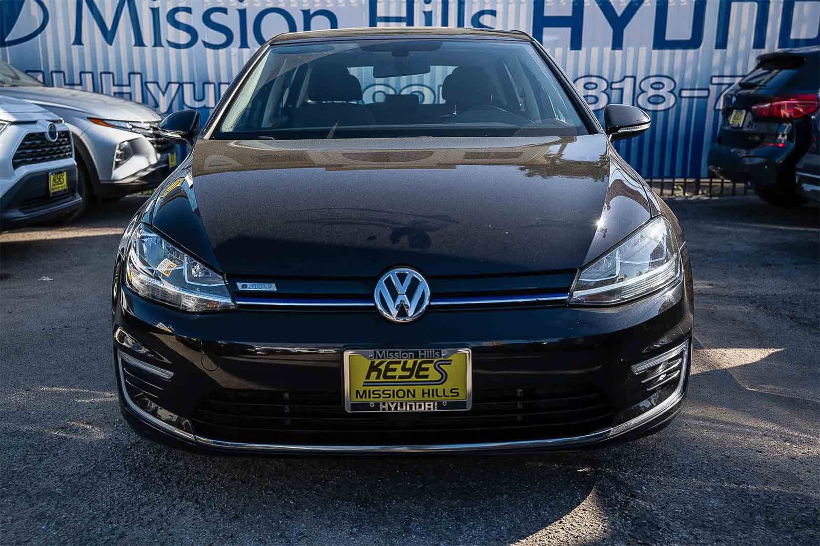 Used 2019 Volkswagen e-Golf e-Golf SE with VIN WVWKR7AU0KW912488 for sale in Los Angeles, CA