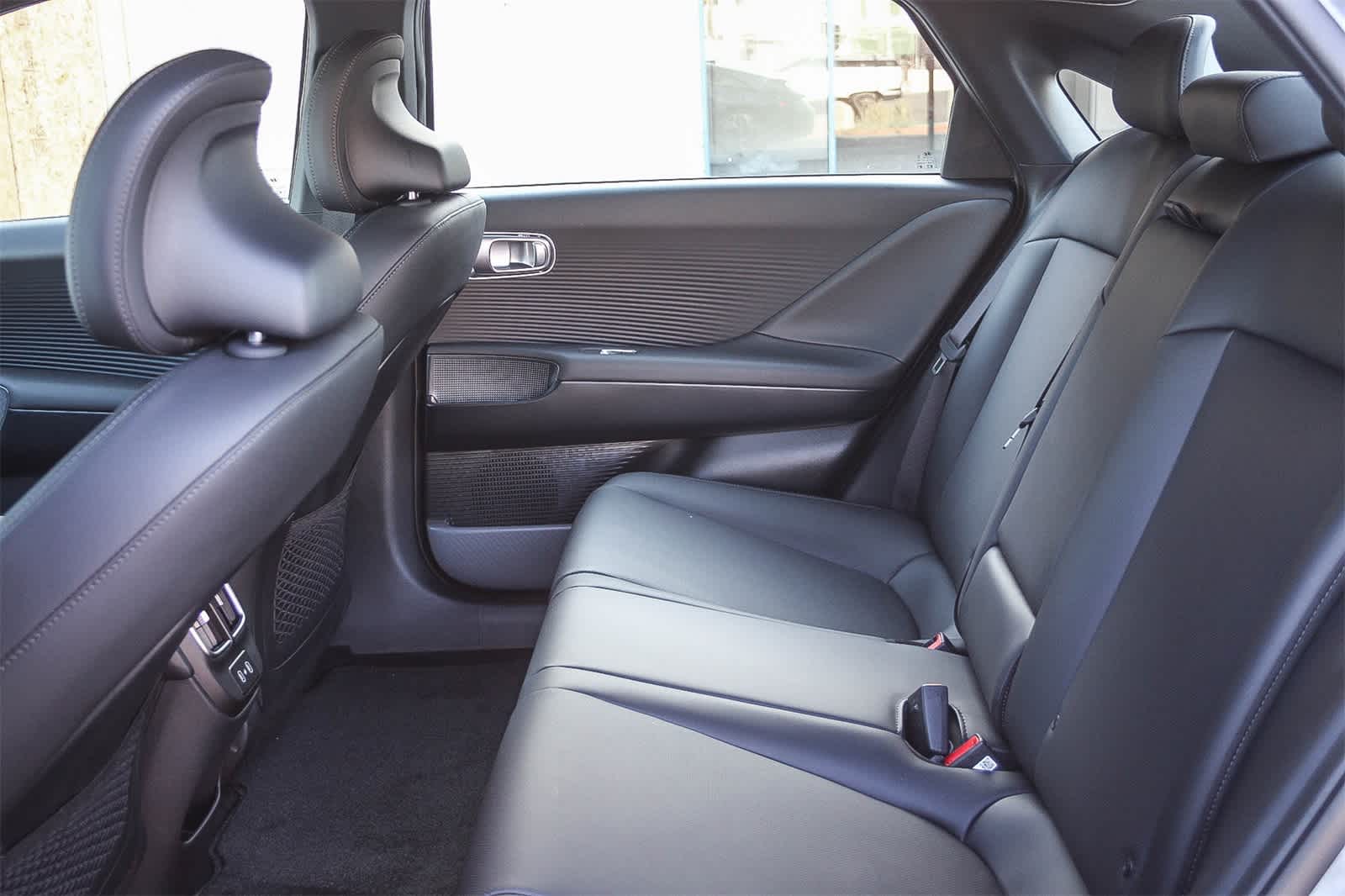 2025 Hyundai Ioniq 6 Limited 14