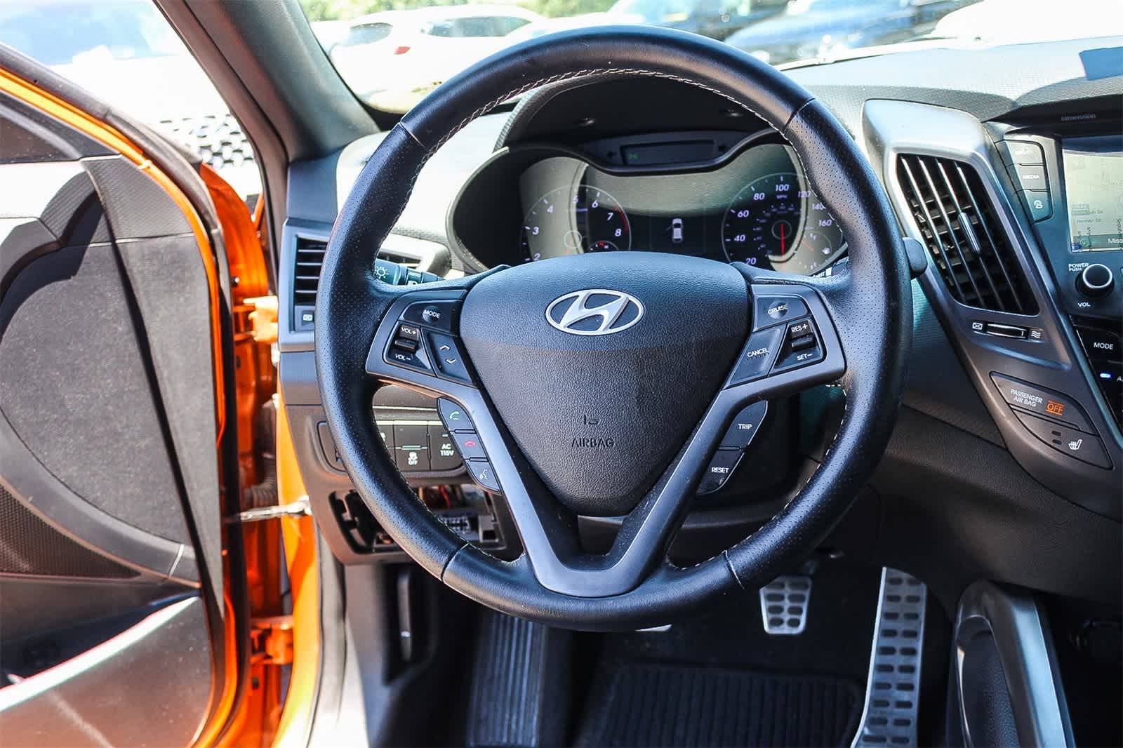 Thumbnail: 2016 Hyundai Veloster - 16