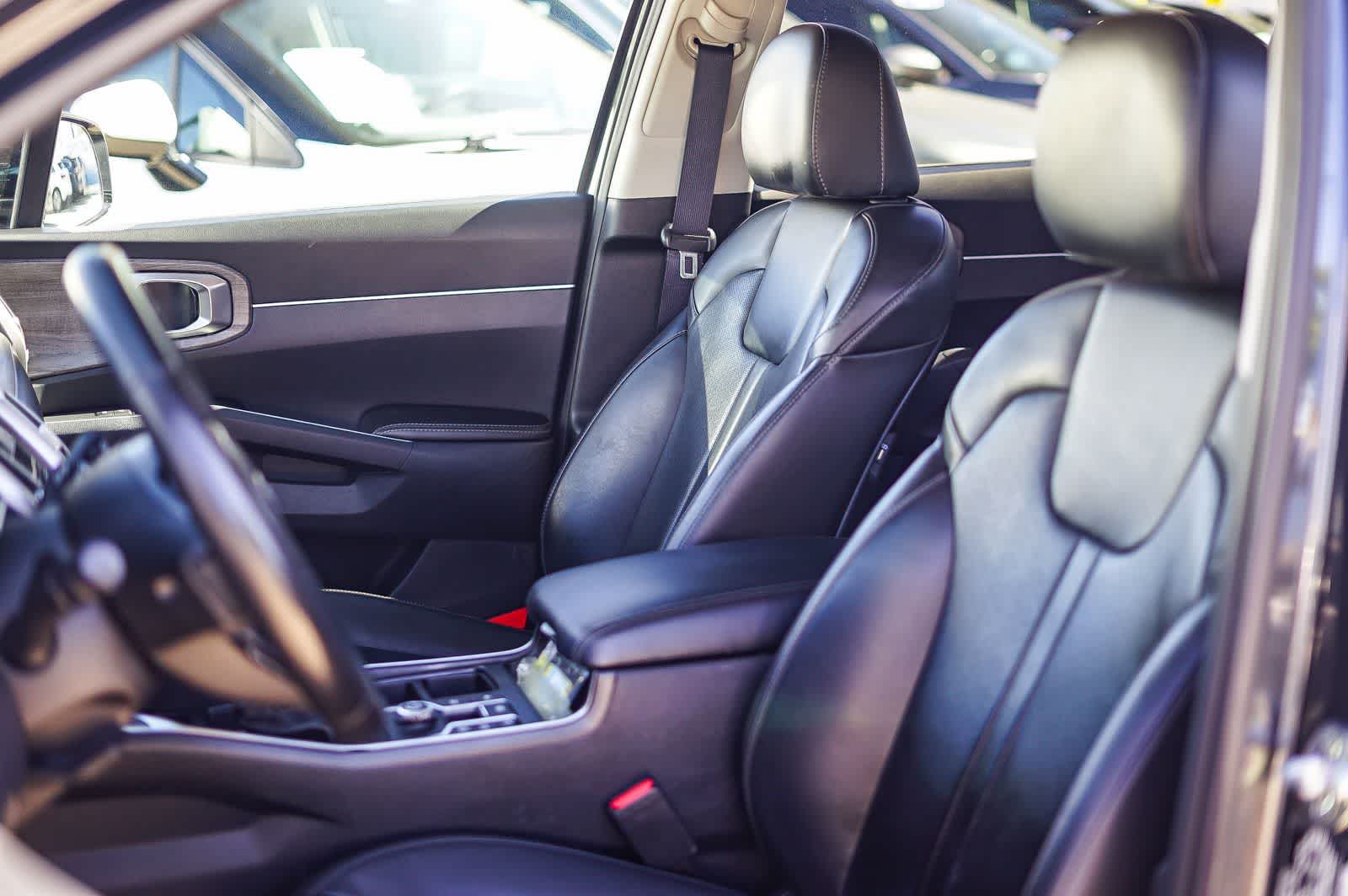 Thumbnail: 2021 Kia Sorento - 16