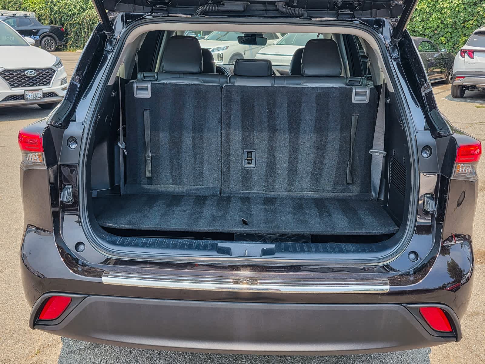 Thumbnail: 2022 Toyota Highlander - 21