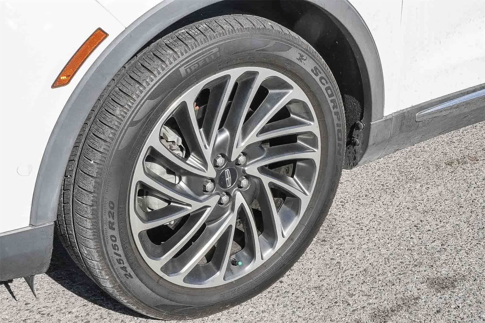 Thumbnail: 2020 Lincoln Nautilus - 7