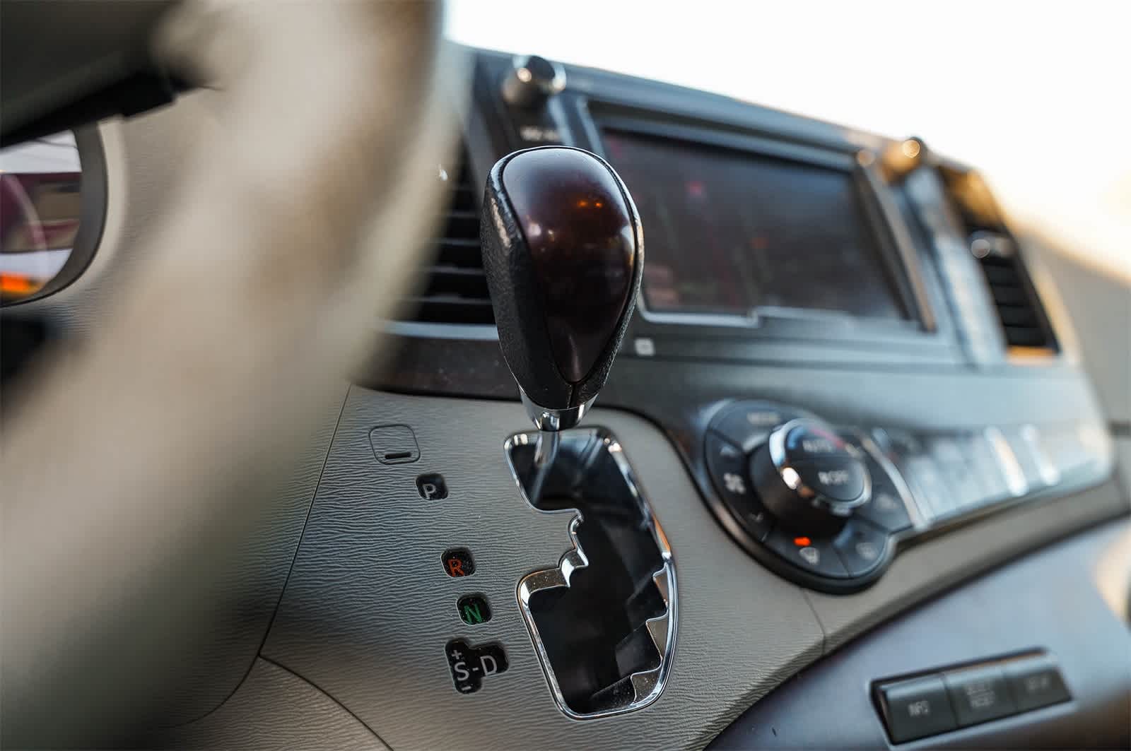 Thumbnail: 2013 Toyota Sienna - 21