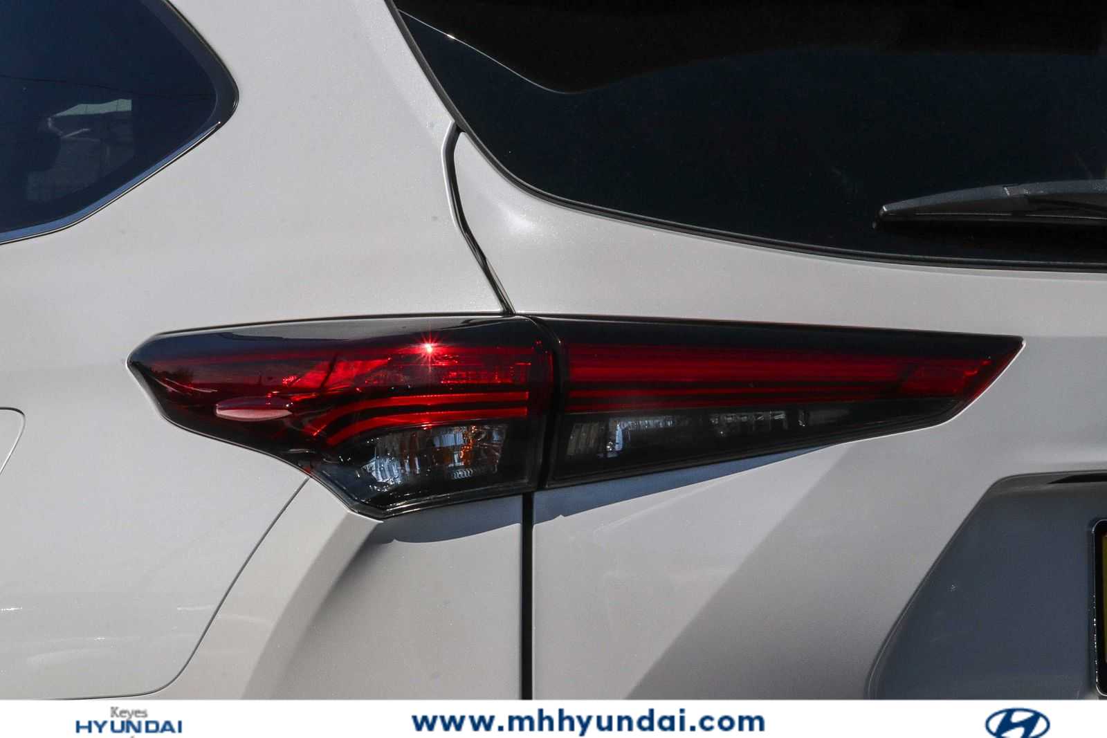 Thumbnail: 2023 Toyota Highlander - 10