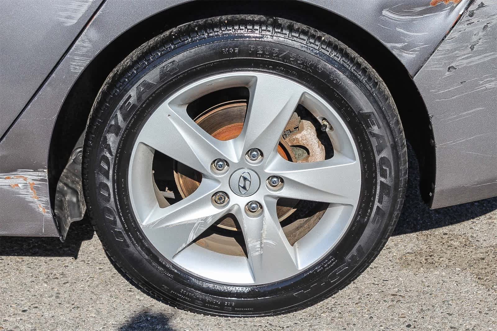 Thumbnail: 2012 Hyundai Elantra - 8