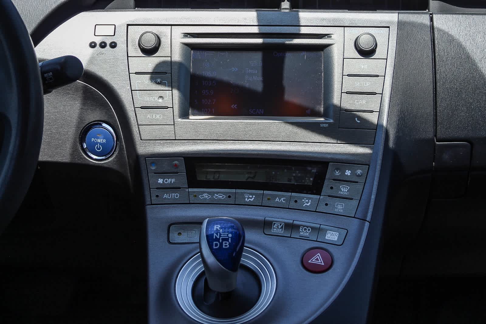 Thumbnail: 2012 Toyota Prius - 17