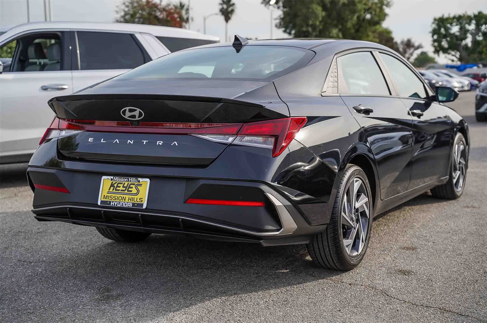 Thumbnail: 2025 Hyundai Elantra - 10