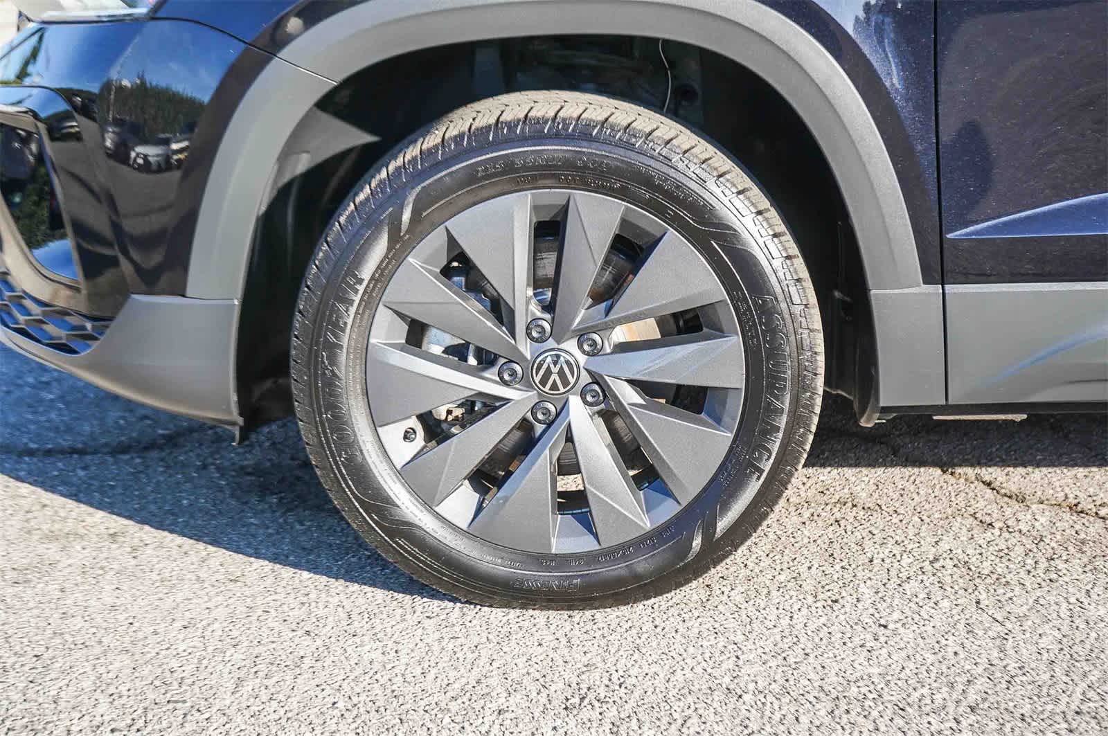 Thumbnail: 2024 Volkswagen Taos - 4