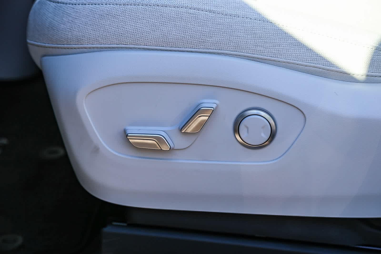 Thumbnail: 2026 Hyundai Ioniq - 24