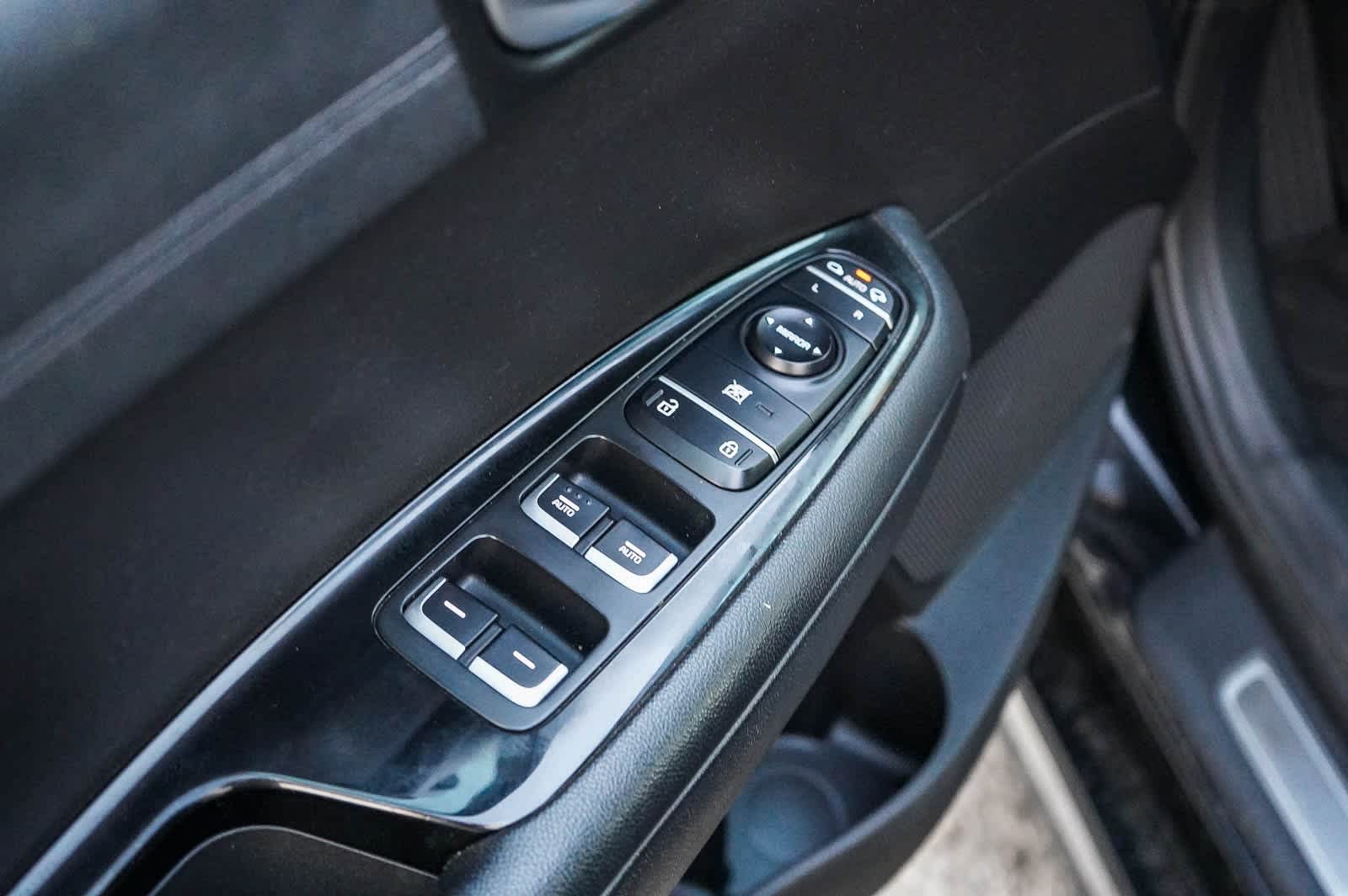 Thumbnail: 2016 Kia Optima - 19